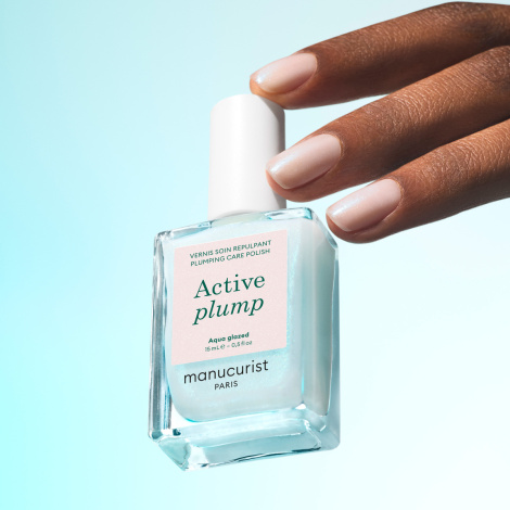 Лак для нігтів з колагеном та перламутровим молочним покриттям Manucurist Active™ Plump Aqua Glazed, 15 мл