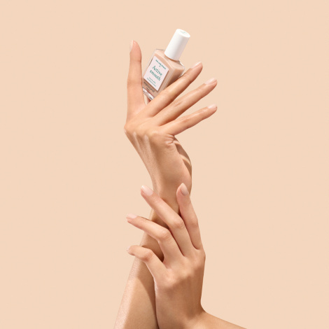 Засіб для нігтів з ефектом CC-лаку Manucurist Active™ Smooth 01, 15 мл