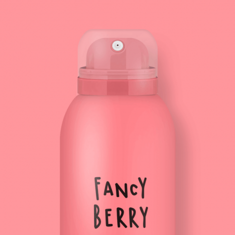 Сухий шампунь для волосся з ароматом полуниці з кокосовими вершками BILOU FANCY BERRY DRY SHAMPOO, 200 мл