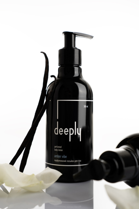 Парфумований лосьйон для тіла deeply Amber Vibe Perfumed Body Lotion, 300 мл