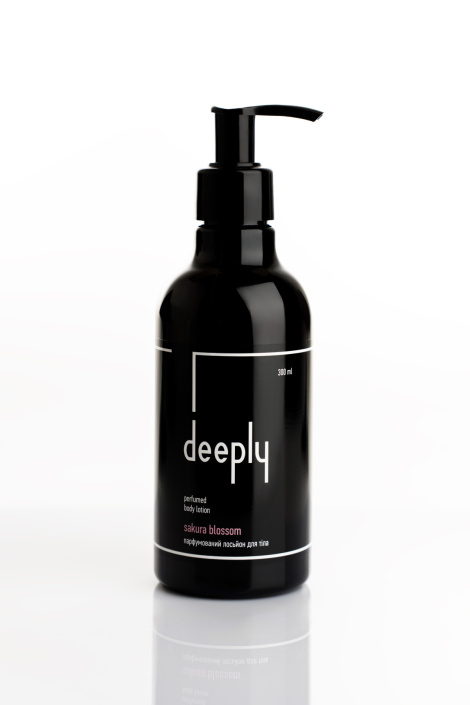 Парфумований лосьйон для тіла deeply Sakura Blossom Perfumed Body Lotion, 300 мл