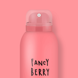 Сухий шампунь для волосся з ароматом полуниці з кокосовими вершками BILOU FANCY BERRY DRY SHAMPOO, 200 мл